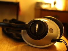 Beauty shot from the side. As goofy as any kind of around ear headphone looks, BOSE managed to make these look nice.