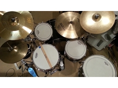 Yamaha Stage Custom Birch (2013 Edition) Raven Black - Setup #2 (August 2014)
14&quot; Zildjian A Custom Hi-Hats
14x7 Pork Pie - Little Squealer Snare
10&quot; High Tom
12&quot; Mid Tom
16&quot; Floor Tom
18&quot; Meinl SoundCaster Fusion Crash
20&quot; Sabian AAX Dry Ride 
16&quot; Zildjian A Custom Crash